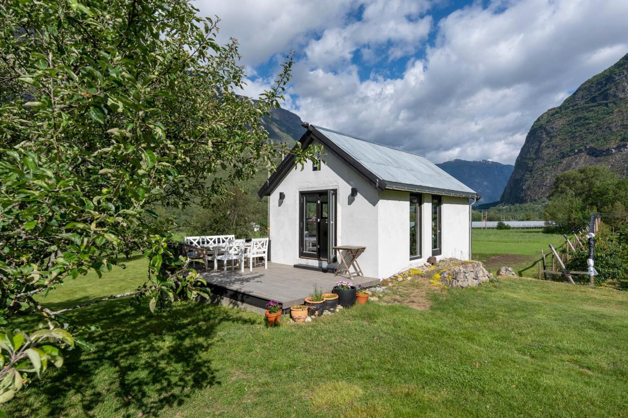 Jordeplegarden Holiday Home - Part Of A Farm - Two Buildings - Close To Flam Lærdalsøyri Buitenkant foto