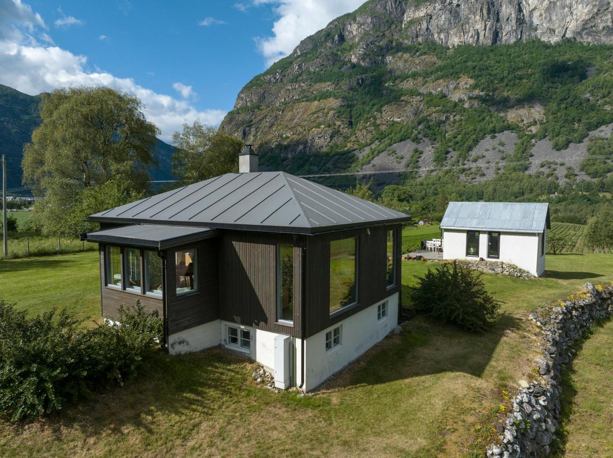 Jordeplegarden Holiday Home - Part Of A Farm - Two Buildings - Close To Flam Lærdalsøyri Buitenkant foto