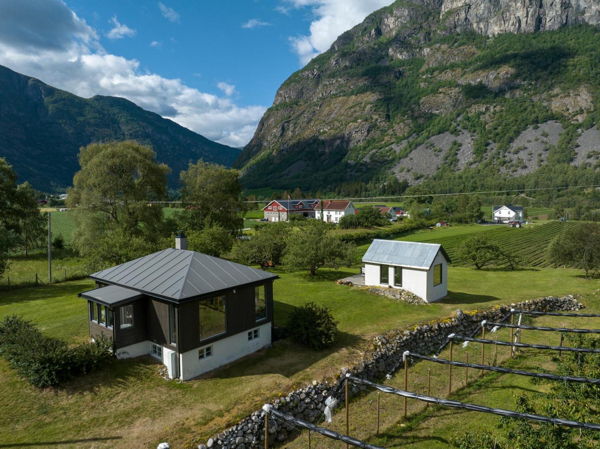 Jordeplegarden Holiday Home - Part Of A Farm - Two Buildings - Close To Flam Lærdalsøyri Buitenkant foto
