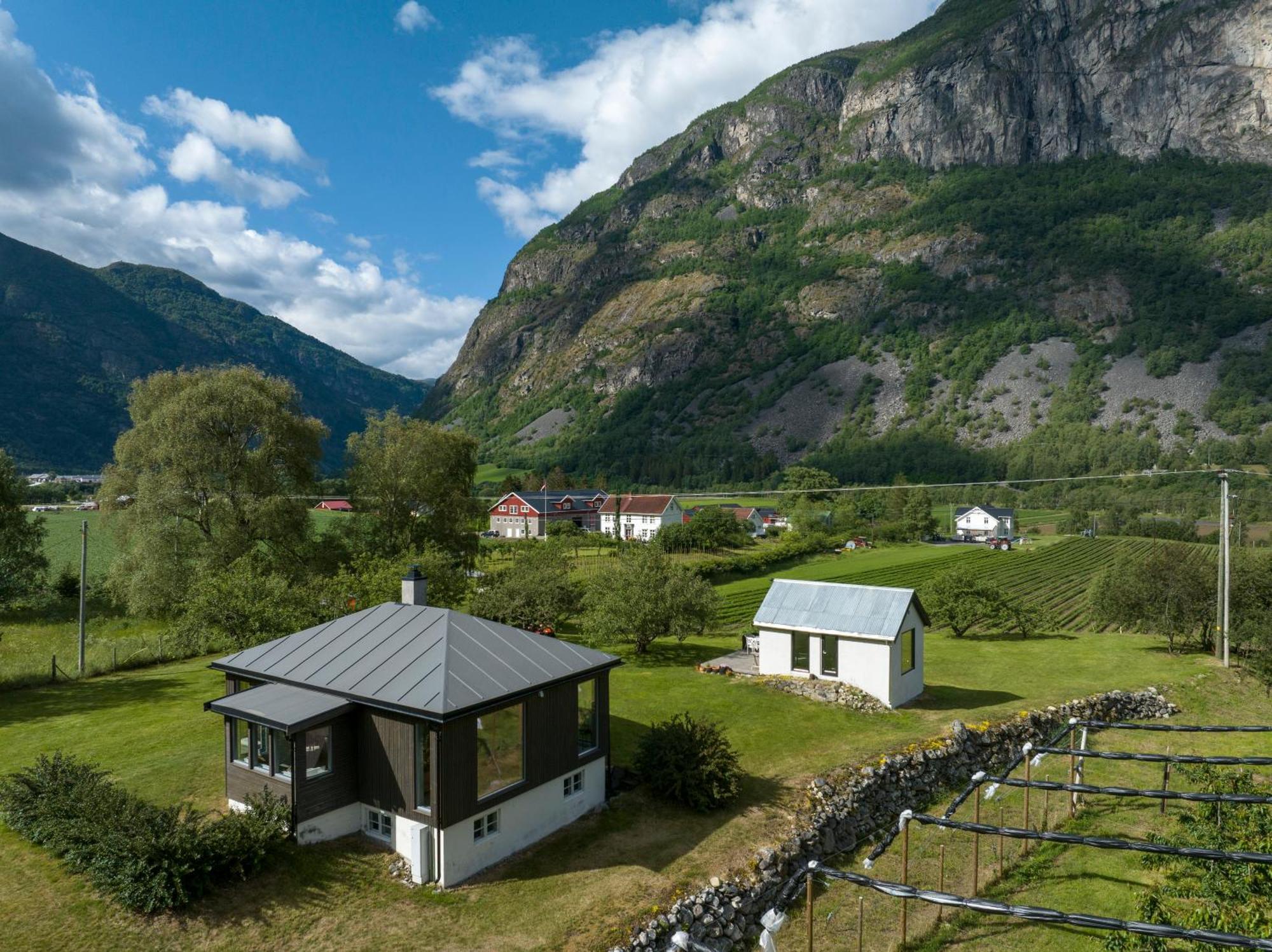 Jordeplegarden Holiday Home - Part Of A Farm - Two Buildings - Close To Flam Lærdalsøyri Buitenkant foto