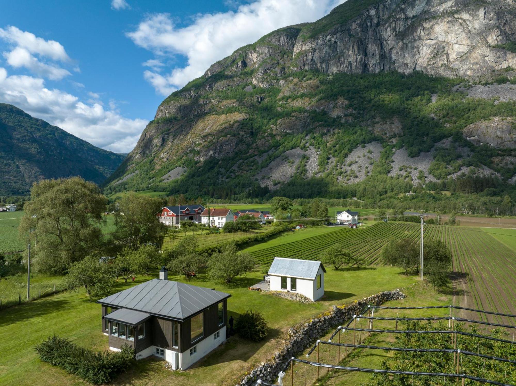 Jordeplegarden Holiday Home - Part Of A Farm - Two Buildings - Close To Flam Lærdalsøyri Buitenkant foto
